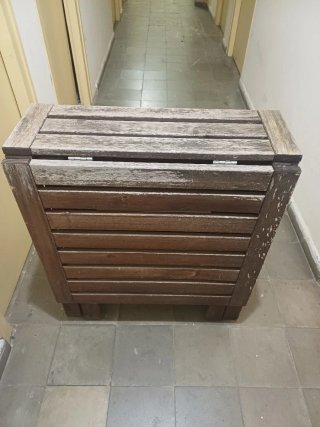 Mesa de madera exterior