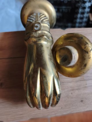 Llamador antiguo de latón Dos juegos