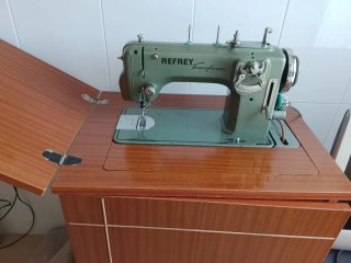 Máquina de coser Refrey Transforma