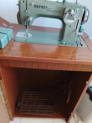 Máquina de coser Refrey Transforma