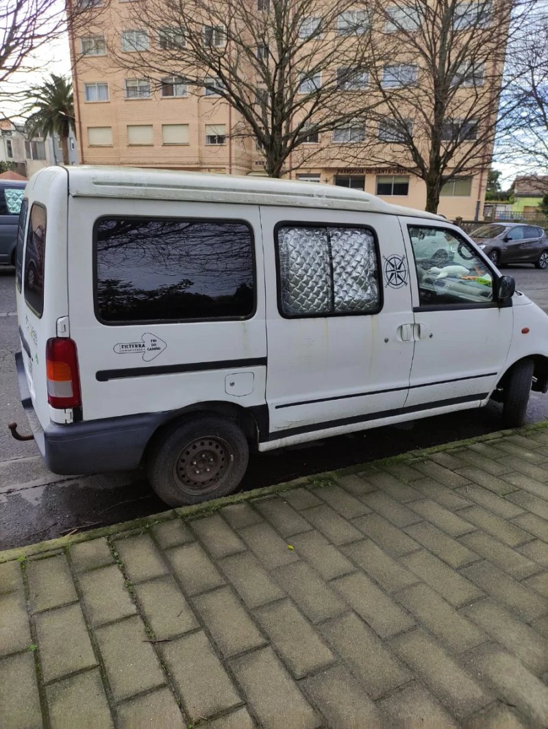 Nissan Vanette 1995 - foto 1