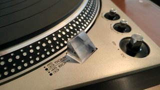 Tocadiscos Technics SL-1700.