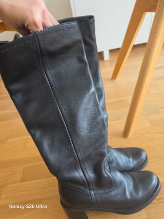Botas de piel altas