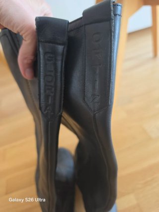 Botas de piel altas