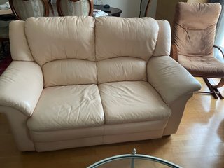 Sofá de cuero beige 1,60m
