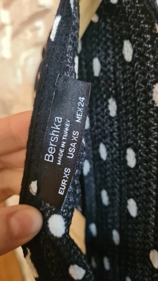 Vestido Bershka lunares negro y blanco