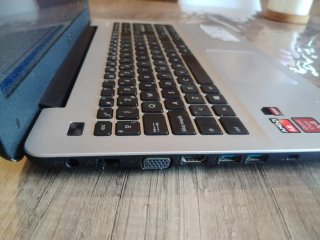 Portátil Asus F555Y