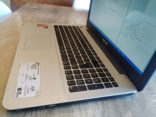 Portátil Asus F555Y