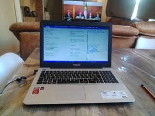 Portátil Asus F555Y