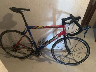 Bicicleta BH Road Track / Oquina 55