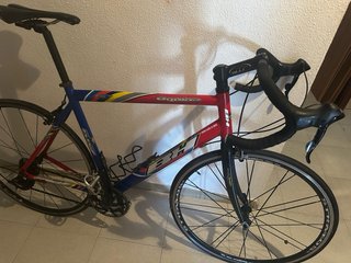 Bicicleta BH Road Track / Oquina 55