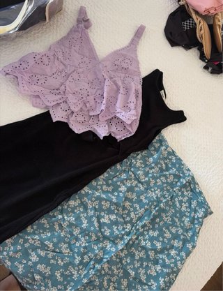 Consignazione di abbigliamento da donna e uomo