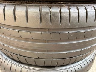 Neumáticos Pirelli 225/40/19 93Y