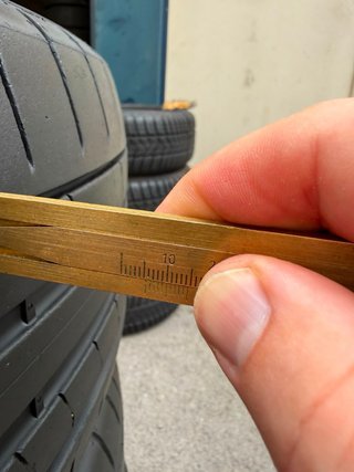 Neumáticos Pirelli 225/40/19 93Y