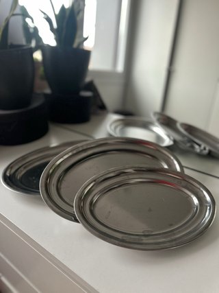 Juego de bandejas metálicas plateadas