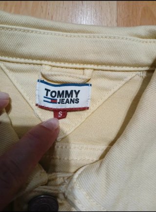 Chaqueta vaquera Tommy Hilfiger color vainilla