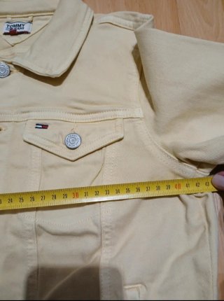 Chaqueta vaquera Tommy Hilfiger color vainilla
