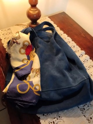 Borsa in vera pelle scamosciata blu carta da zucch