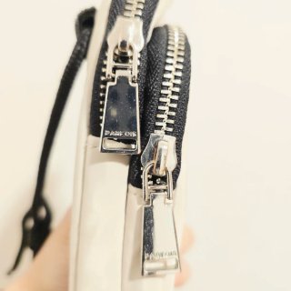 Bolso Parfois portatelefono blanco y negro