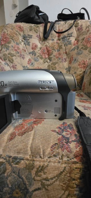 Sony Handycam DCR-DVD92E videocamera