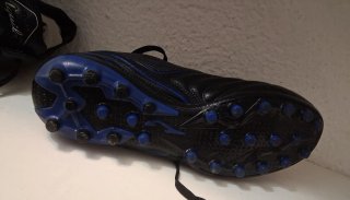 Botas de fútbol Joma Negras y Azules