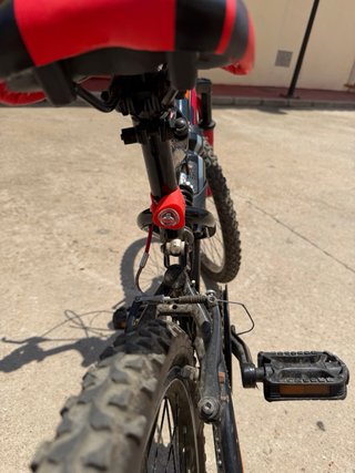 Bicicleta Montaña Niño Negra y Roja Berg