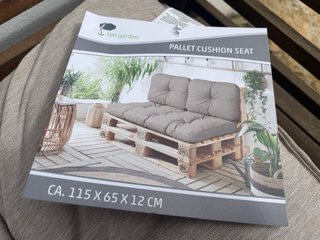 Cojines sofá exterior ACTION beige  a estrenar