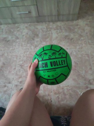Pelota de voleibol de playa verde