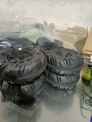 - Feber quad eléctrico infantil batería 12V