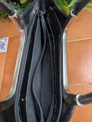 Bolso de piel negro