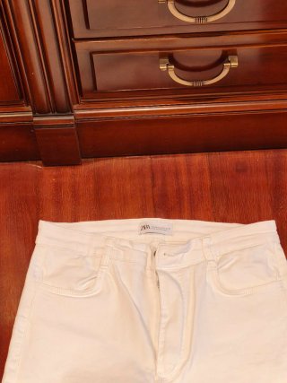 Pantalón vaquero blanco Talla 44