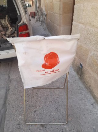 Señal de obra vial