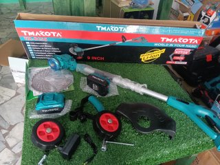 Decespugliatore a doppia batteria 68V