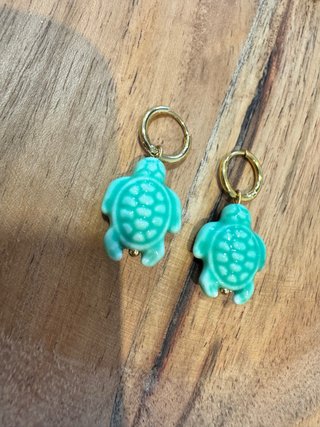 Pendientes caballitos de mar verdes y dorados