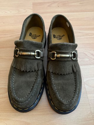 Mocasines Dr Martens gamuza verde.