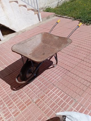 Carretilla de obra metálica