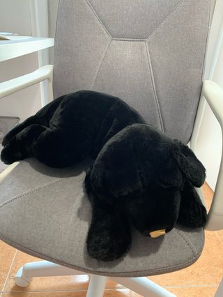 Peluche perro negro