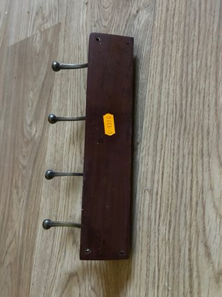 Perchero de madera con 4 ganchos dobles