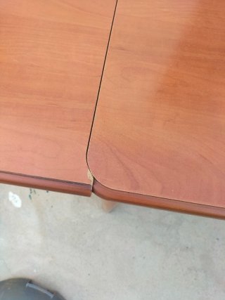 Mesa de salón extensible de madera