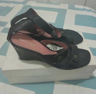 Sandalias cuña Dorotea negras