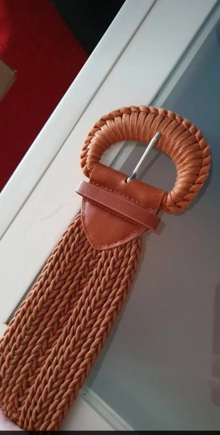 Cinturón tejido ancho hebilla redonda