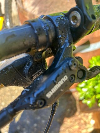 Lapierre doble suspensión con componentes Shimano