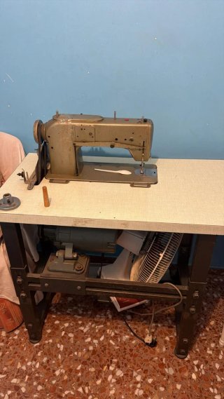 Máquina de coser industrial