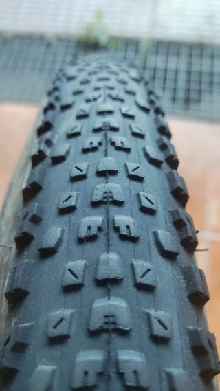 Cubiertas Maxxis