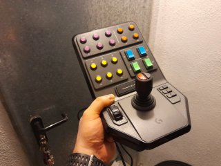 Logitech Mando y Botonera para Equipos Pesados