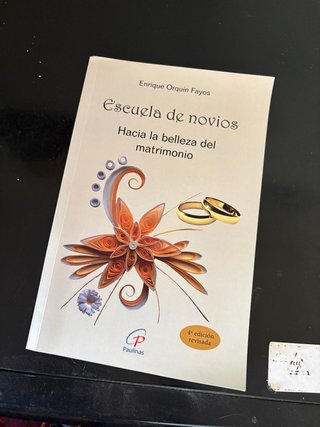 Libro escuela de novios