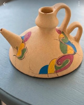 Botijo de cerámica pintado a mano