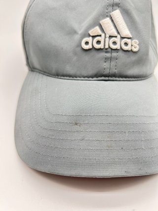 Cappello Adidas Grigio con Logo Ricamato