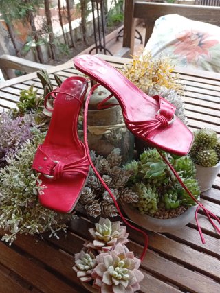 Sandalias Lodi rojas tacón fino piel