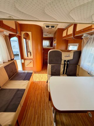 Autocaravana Ilusión garaje para moto, 4 plazas